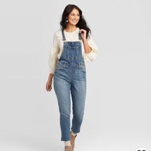High-Rise Raw Hem Taper Denim Cropped Overalls - Universal Thread